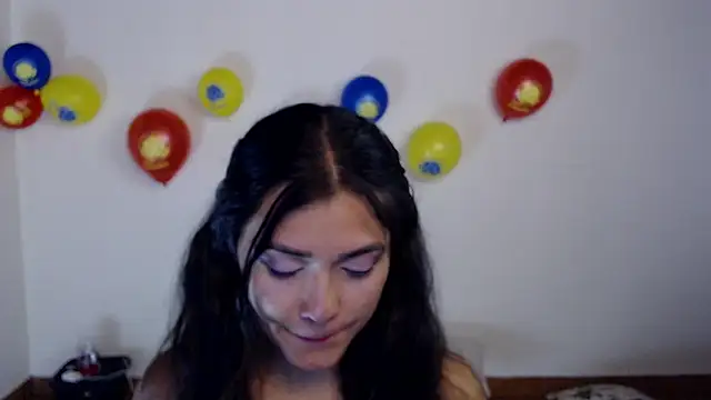 Snapshot of FreyaRouge chatting on 06/24/26, 05:56 FreyaRouge online show from 06/24/26, 05:56
