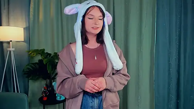 Snapshot of SunniPhoenix chatting on 04/01/26, 05:41 SunniPhoenix online show from 04/01/26, 05:41