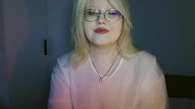 Snapshot of Elayne_Sweet chatting on 06/15/26, 06:04 Elayne Sweet online show from 06/15/26, 06:04