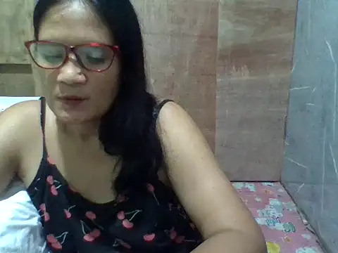 Snapshot of PinayZaira chatting on 05/06/26, 12:10 PinayZaira online show from 05/06/26, 12:10