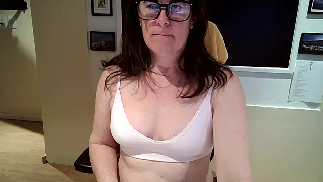 CuriousMadame online show from 04/18/26, 11:58