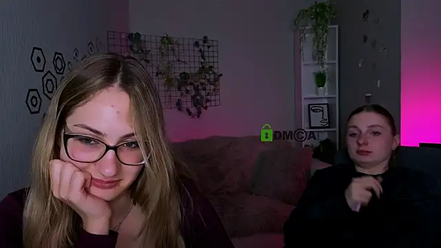 Snapshot of so_hot_rosalie chatting on 04/21/26, 10:45 so hot rosalie online show from 04/21/26, 10:45