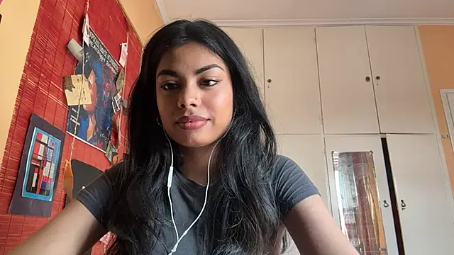 Snapshot of JenniRoutt chatting on 04/04/26, 02:14 JenniRoutt online show from 04/04/26, 02:14