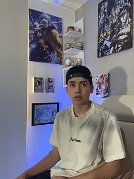 Snapshot of strong_rock69 chatting on 04/13/26, 04:45 strong rock69 online show from 04/13/26, 04:45