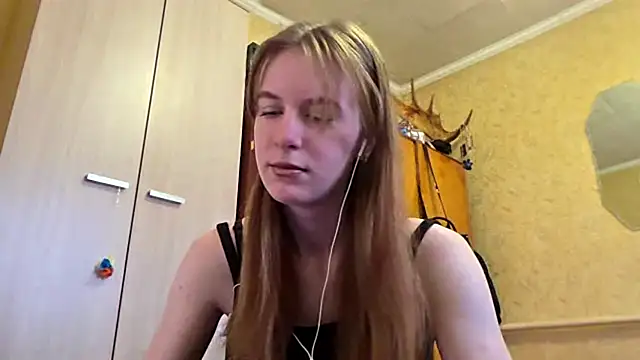 Snapshot of DonnaKuc chatting on 04/20/26, 06:16 DonnaKuc online show from 04/20/26, 06:16
