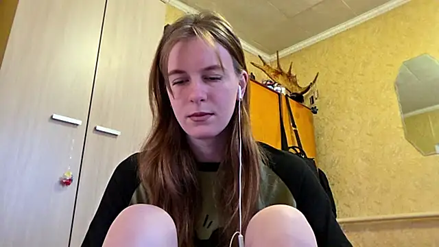 Snapshot of DonnaKuc chatting on 04/22/26, 06:16 DonnaKuc online show from 04/22/26, 06:16