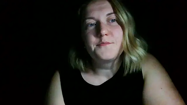 TinaKittyX online show from 05/15/26, 09:22