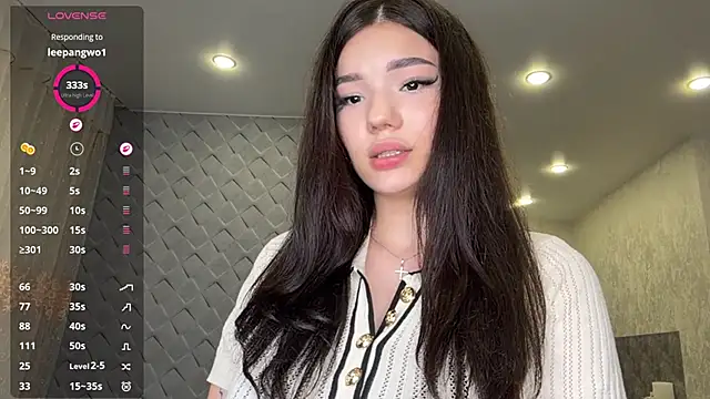 Snapshot of Barbie_Aria chatting on 06/18/26, 04:33 Barbie Aria online show from 06/18/26, 04:33