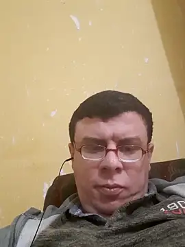 Snapshot of beebuzz0 chatting on 04/06/26, 03:02 beebuzz0 online show from 04/06/26, 03:02