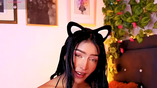 Snapshot of Alisse_Storm chatting on 05/18/26, 03:35 Alisse Storm online show from 05/18/26, 03:35