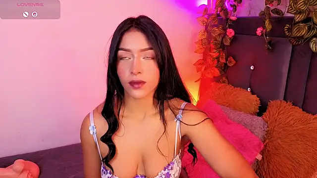 Snapshot of Alisse_Storm chatting on 06/01/26, 12:29 Alisse Storm online show from 06/01/26, 12:29