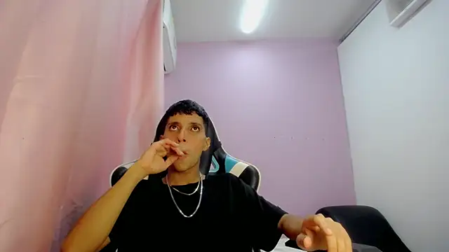 Yei lee  online show from 04/30/26, 03:35