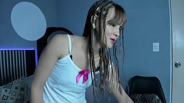 Alina Valmont online show from 04/01/26, 07:22