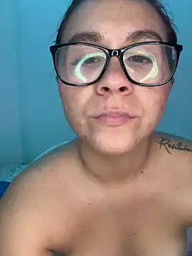 Snapshot of TiffanySton chatting on 04/04/26, 04:22 TiffanySton online show from 04/04/26, 04:22