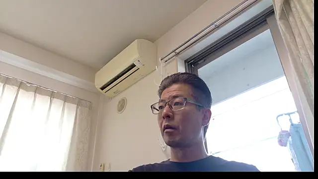 Snapshot of zakochin1106 chatting on 04/17/26, 02:36 zakochin1106 online show from 04/17/26, 02:36