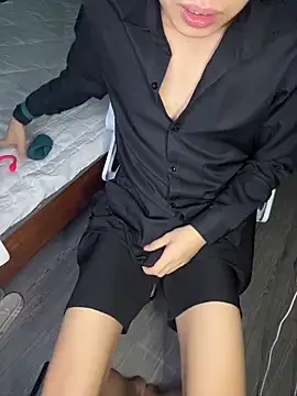 tuanhip online show from 05/08/26, 02:17