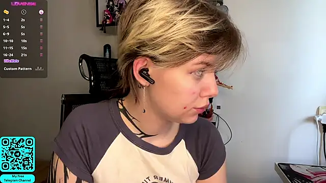 MadalynNosel online show from 04/25/26, 01:41