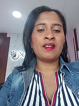 SofiaMendez1  online show from 05/25/26, 03:29