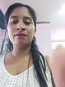 SofiaMendez1  online show from 05/26/26, 02:35