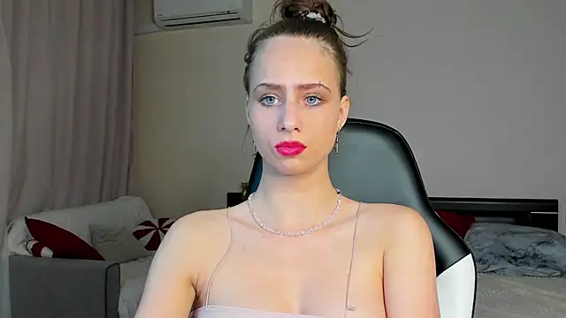 Snapshot of LoveBettie chatting on 07/10/26, 02:52 LoveBettie online show from 07/10/26, 02:52