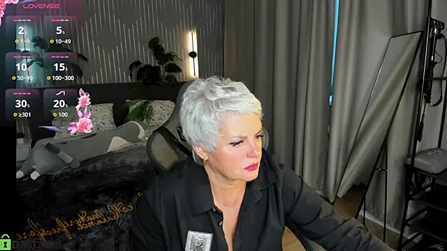 Linda Zef1r online show from 05/13/26, 01:14