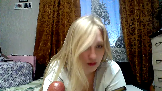 IsOlli online show from 06/03/26, 02:55