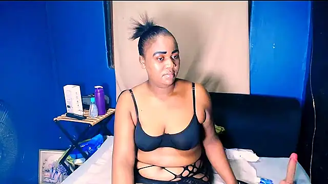 Snapshot of Ebonyskye69 chatting on 06/12/26, 03:22 Ebonyskye69 online show from 06/12/26, 03:22