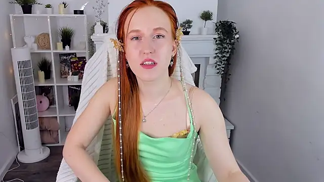 Snapshot of EvaBellea chatting on 04/14/26, 01:28 EvaBellea online show from 04/14/26, 01:28
