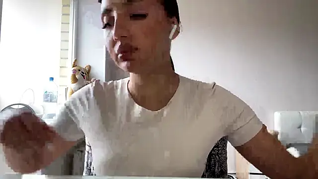 Snapshot of AlvinaMair chatting on 04/24/26, 10:18 AlvinaMair online show from 04/24/26, 10:18