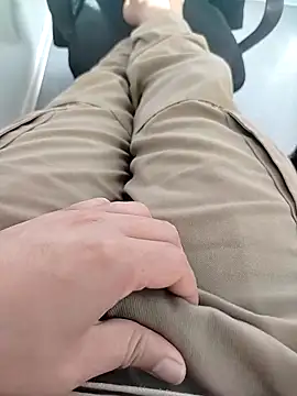 Snapshot of samosa7678 chatting on 04/09/26, 04:12 samosa7678 online show from 04/09/26, 04:12