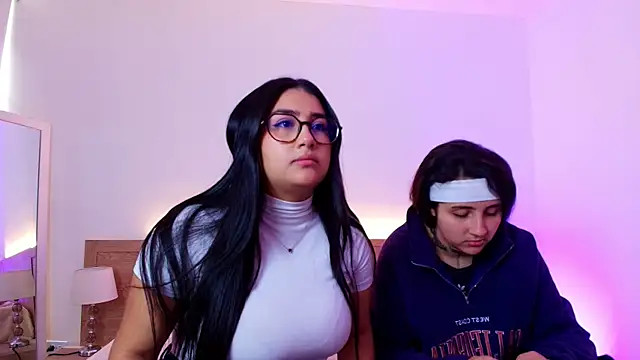 Elisa n Emma online show from 04/06/26, 07:48