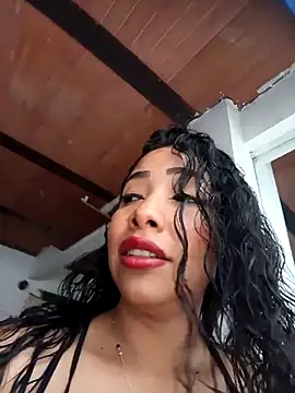 Snapshot of Wolfamara chatting on 05/02/26, 01:05 Wolfamara online show from 05/02/26, 01:05