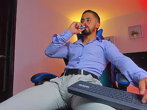 Snapshot of David_Onfire chatting on 04/03/26, 03:21 David Onfire online show from 04/03/26, 03:21