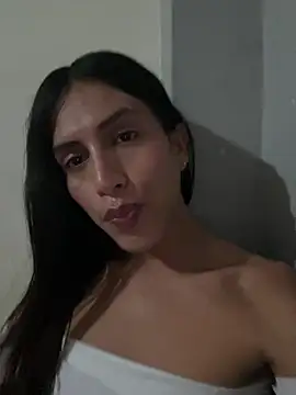 luna duque online show from 06/13/26, 07:23