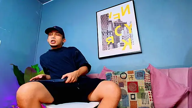 Snapshot of enzo_soto chatting on 04/14/26, 11:11 enzo soto online show from 04/14/26, 11:11