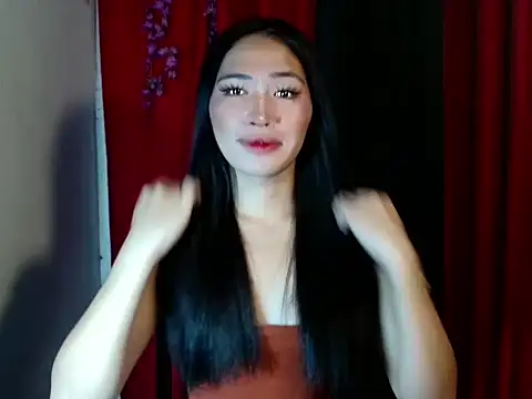 Snapshot of urasiankylie chatting on 04/05/26, 02:47 urasiankylie online show from 04/05/26, 02:47