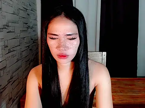 Snapshot of urasiankylie chatting on 04/12/26, 08:03 urasiankylie online show from 04/12/26, 08:03