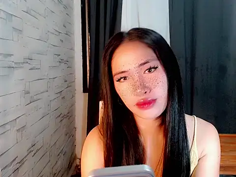 Snapshot of urasiankylie chatting on 04/15/26, 08:31 urasiankylie online show from 04/15/26, 08:31