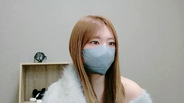 Snapshot of YUA_0425 chatting on 04/23/26, 08:35 YUA 0425 online show from 04/23/26, 08:35