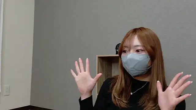 Snapshot of YUA_0425 chatting on 04/25/26, 10:18 YUA 0425 online show from 04/25/26, 10:18