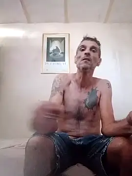 Snapshot of Guillelp chatting on 04/24/26, 06:43 Guillelp online show from 04/24/26, 06:43