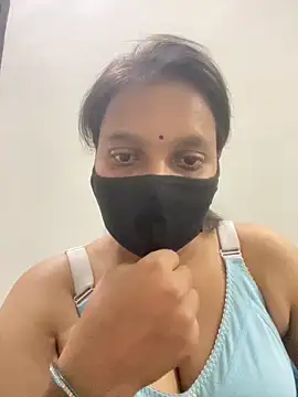 Snapshot of Monika_6999 chatting on 04/25/26, 03:53 Monika 6999 online show from 04/25/26, 03:53