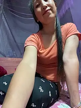 Snapshot of Huonglyna chatting on 04/15/26, 02:13 Huonglyna online show from 04/15/26, 02:13