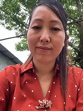 Snapshot of Huonglyna chatting on 04/21/26, 02:15 Huonglyna online show from 04/21/26, 02:15