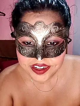 Snapshot of Maskedcurves chatting on 04/20/26, 07:00 Maskedcurves online show from 04/20/26, 07:00