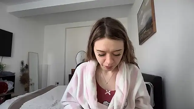 Snapshot of YasminLace chatting on 05/01/26, 11:04 YasminLace online show from 05/01/26, 11:04