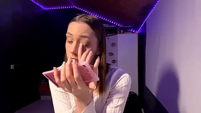 Snapshot of CoreenGau chatting on 04/14/26, 01:50 CoreenGau online show from 04/14/26, 01:50