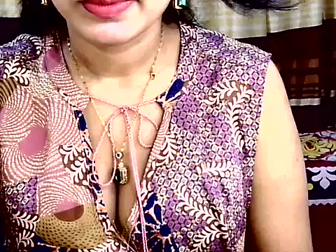 Noor Zarin online show from 04/15/26, 03:41