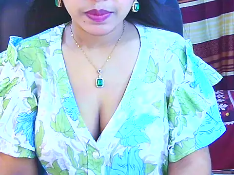 Noor Zarin online show from 04/22/26, 05:36
