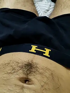 Snapshot of zbardi27 chatting on 04/08/26, 03:34 zbardi27 online show from 04/08/26, 03:34